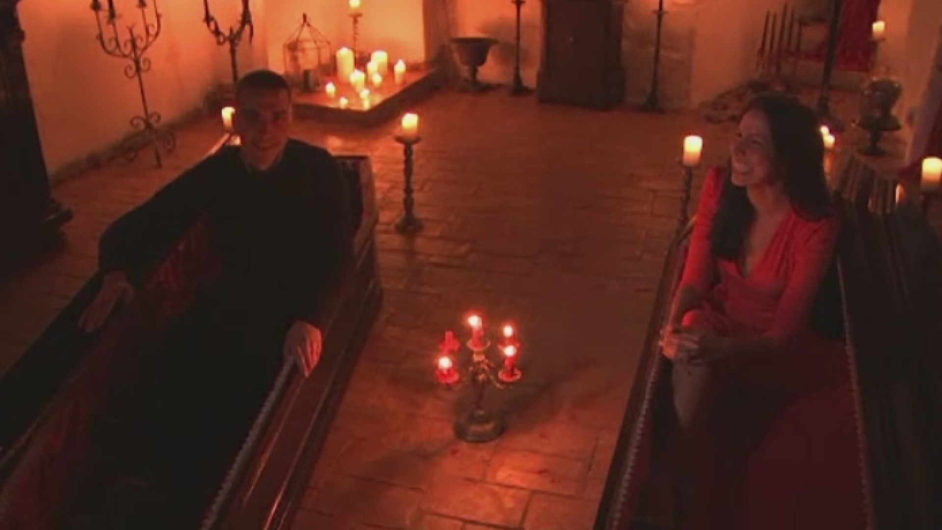 Experienta de neuitat pentru doi frati canadieni care au dormit de Halloween in Castelul Bran. Ce concurs au castigat