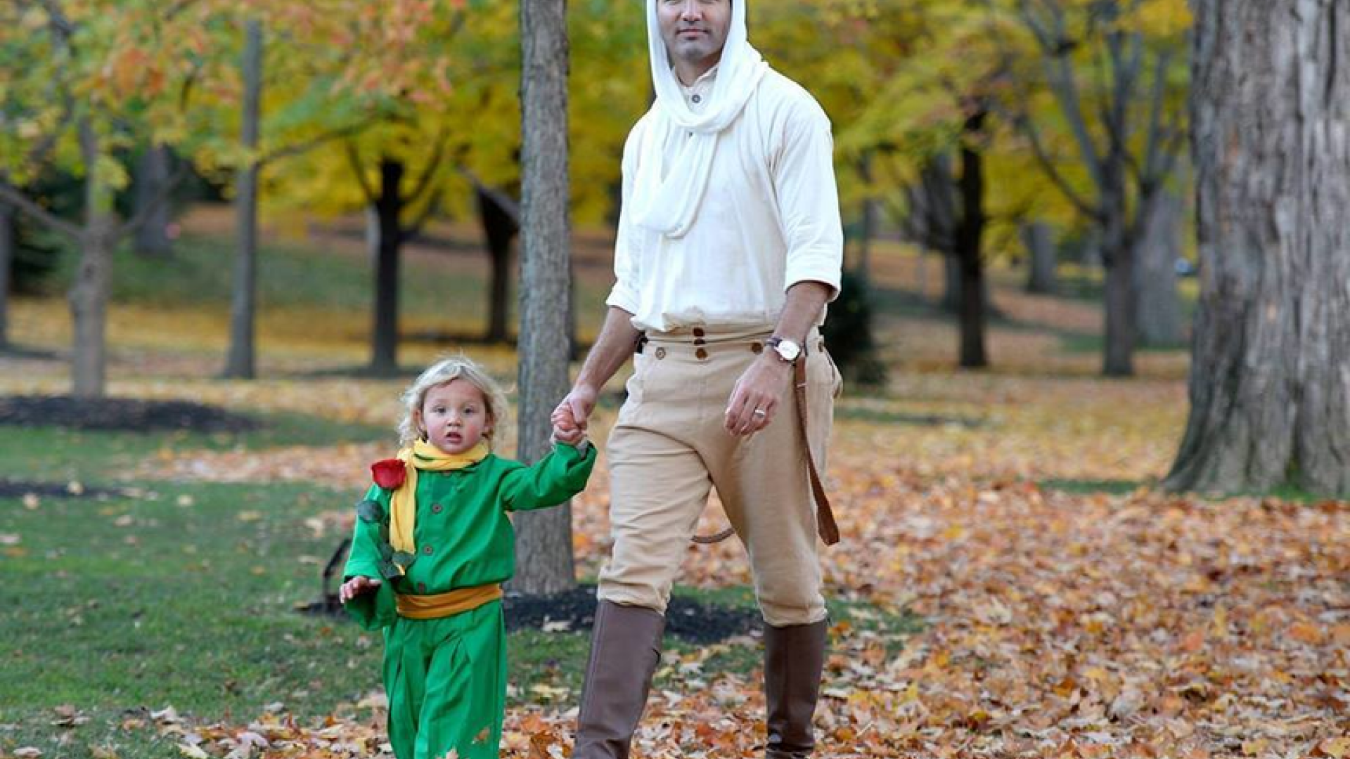Premierul canadian s-a costumat in pilotul din "Micul Print" de Halloween. Imaginile au cucerit Twitterul
