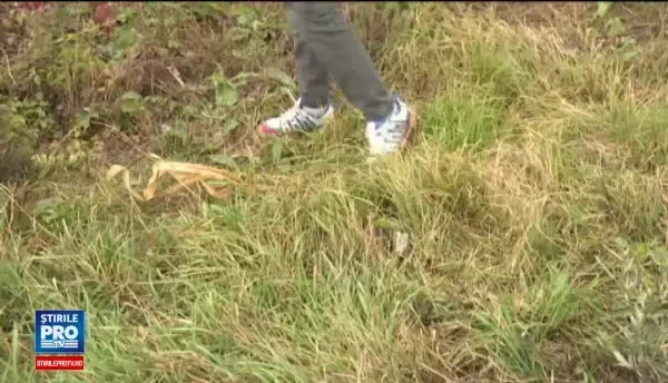 Adolescent de 15 ani, lovit mortal de o masina, imediat dupa ce a coborat din microbuzul scolii