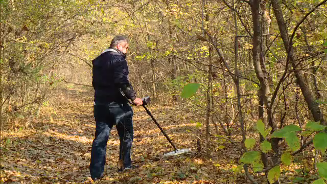 Descoperirea fabuloasa facuta de un "cautator de comori". Ce a gasit un roman in pamant