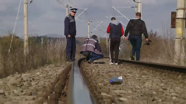 Ancheta la Dej, dupa ce adolescenta de 15 ani a cazut inexplicabil din tren. Cele doua ipoteze posibile