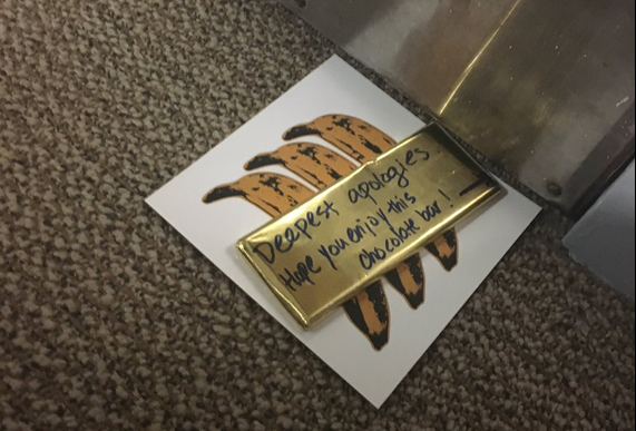 Raspunsul hilar primit de o studenta care s-a plans de zgomotul facut de vecini in timpul sexului. A ajuns viral pe Twitter