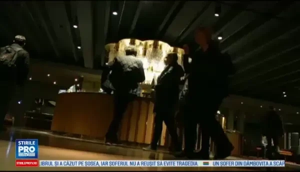 Hotelul unde oaspetii sunt tratati regeste de un robot care le cheama un taxi sau le spune prognoza meteo. Cat costa o camera