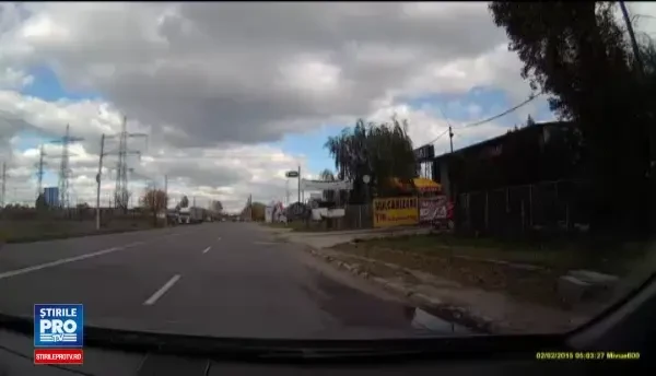 Agent de la IPJ Dambovita, acuzat de un sofer pentru abuz in trafic. Imaginile filmate de camera de bord a barbatului