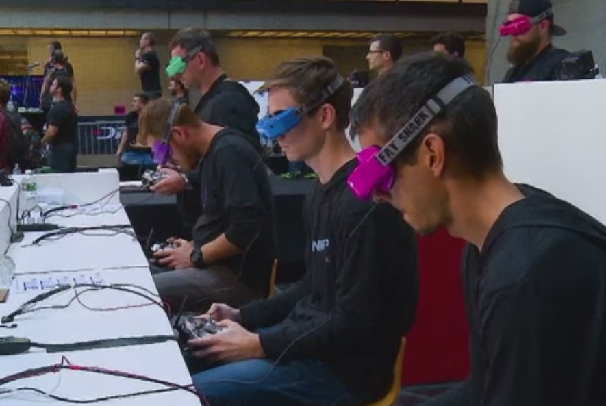 Cursa cu drone la Londra, la viteze ametitoare. Traseele pe care se antreneaza pilotii pentru cel mai important eveniment