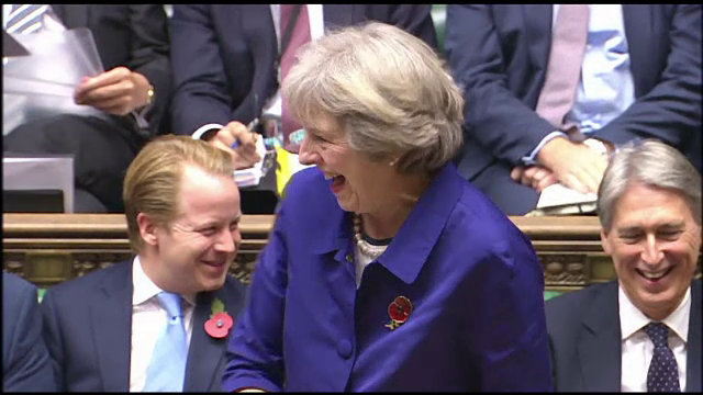 Theresa May a provocat rasete intr-o sedinta din Camera Comunelor. Greseala cu care si-a inceput un discurs