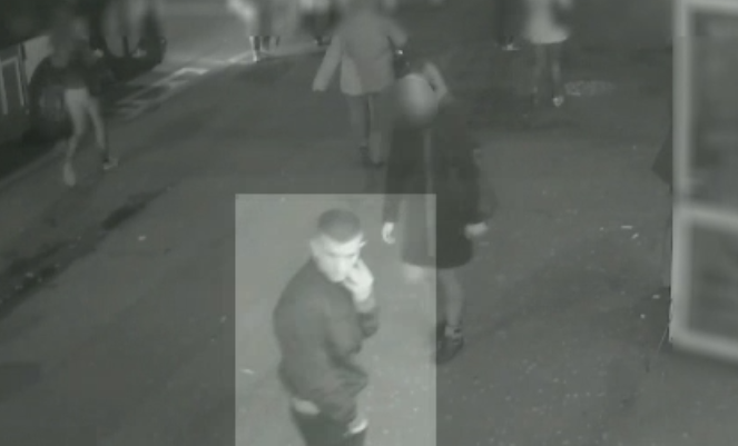 Politistii din Cluj ii cauta in continuare pe cei trei tineri care au atacat pe strada un barbat. Imaginile facute publice