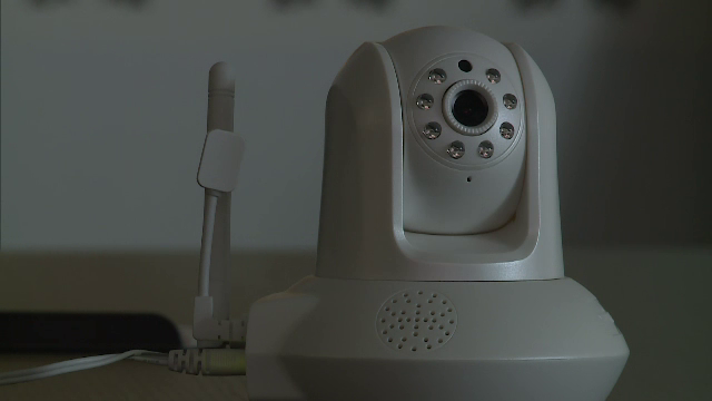 Sistemele de supraveghere pentru bebelusi, tinte facile pentru hackeri. Cum va pot vedea si asculta cand umblati prin casa