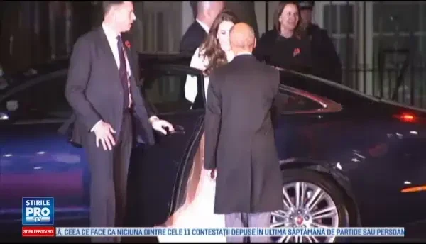 A Streetcat Named Bob, un film despre prietenia speciala dintre un londonez si motanul sau. Ducesa Kate, la premiera