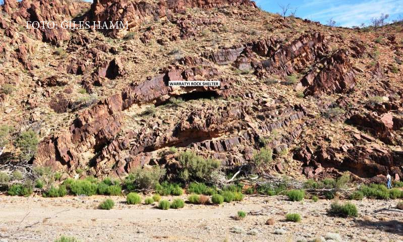 A coborat din masina ca sa caute o toaleta, dar ce a descoperit a schimbat istoria Australiei. Arheologii sunt uimiti