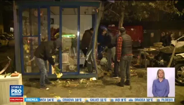 Accident vineri noapte pe Soseaua Colentina din Capitala. O florarie a fost distrusa si 2 barbati au avut nevoie de ingrijiri