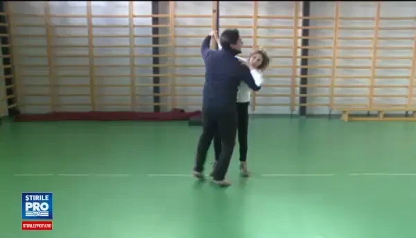 Soarta grea de care au parte copiii din orfelinate dupa majorat. Putinii tineri care reusesc in viata nu isi uita camarazii