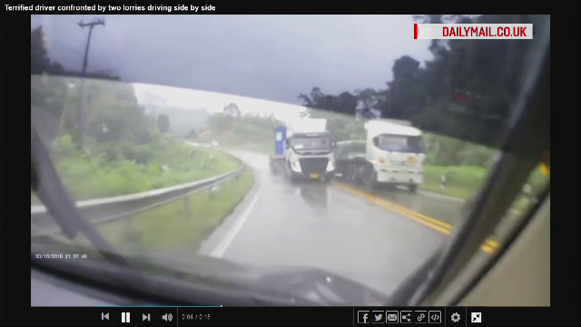 Spaima traita de un sofer pe o sosea din Thailanda. Cum a reusit sa se fereasca de cele doua tiruri care veneau catre el