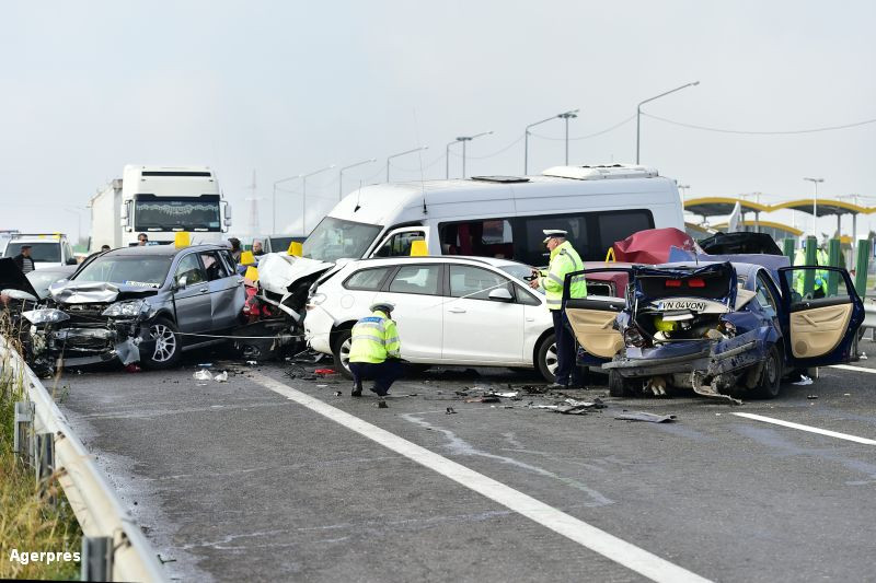 Noua soferi implicati in carambolul de pe A2 au ramas fara permis. Pasii de urmat in cazul unui accident pe autostrada