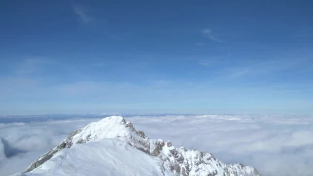 Imagini de o frumusete rara in Muntii Bucegi, la cota 2300. Explicatia fenomenului surprins de un turist