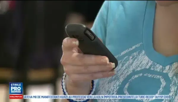 Cat de murdare sunt de fapt telefoanele noastre mobile. A fost destul de neplacut sa vezi mii de colonii de bacterii.