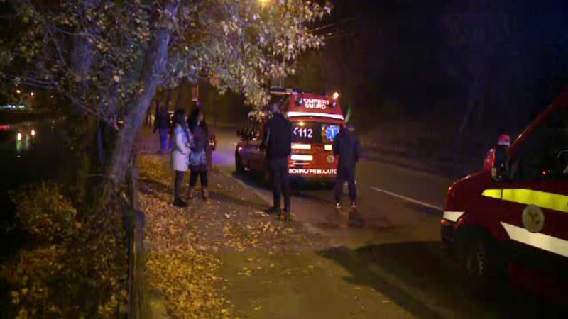 Cadavru gasit plutind pe Dambovita, in inima Capitalei. Anchetatorii nu au niciun indiciu privind identitatea persoanei