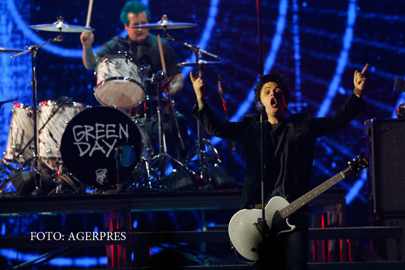Green Day canta la MTV European Music Awards 2016