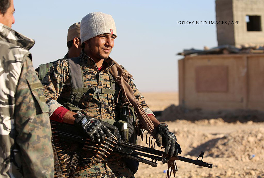 A doua zi a bataliei pentru Rakka. Statul Islamic ar fi declarat stare de urgenta in capitala sa, Turcia se opune operatiunii