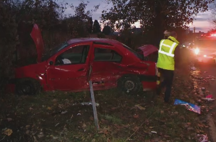 Accident violent la Timisoara. Doi raniti grav dupa ce un sofer nu a respectat indicatoarele rutiere