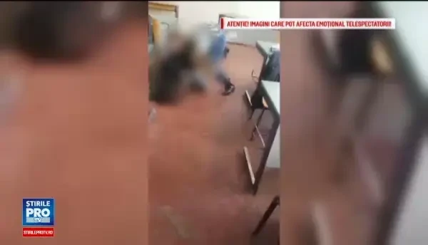 Bataie intre doua eleve de clasa a VIII-a, la o scoala din Baia Mare. Ce risca eleva care a pornit scandalul