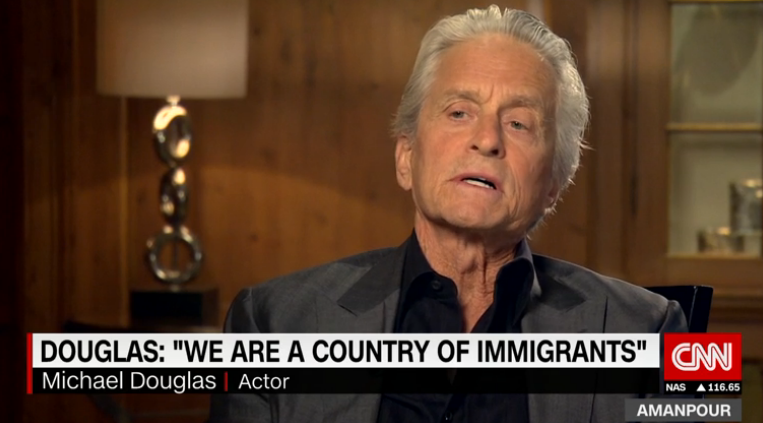 Michael Douglas, interviu la CNN: La Londra, in cladirile aflate in constructie, am auzit vorbindu-se doar in limba romana