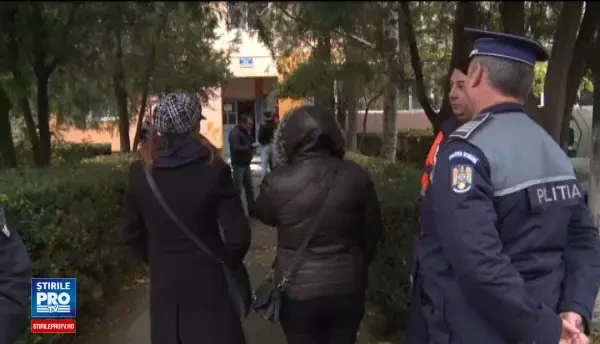 O femeie a cazut de la etajul 4 al unui bloc din Buzau