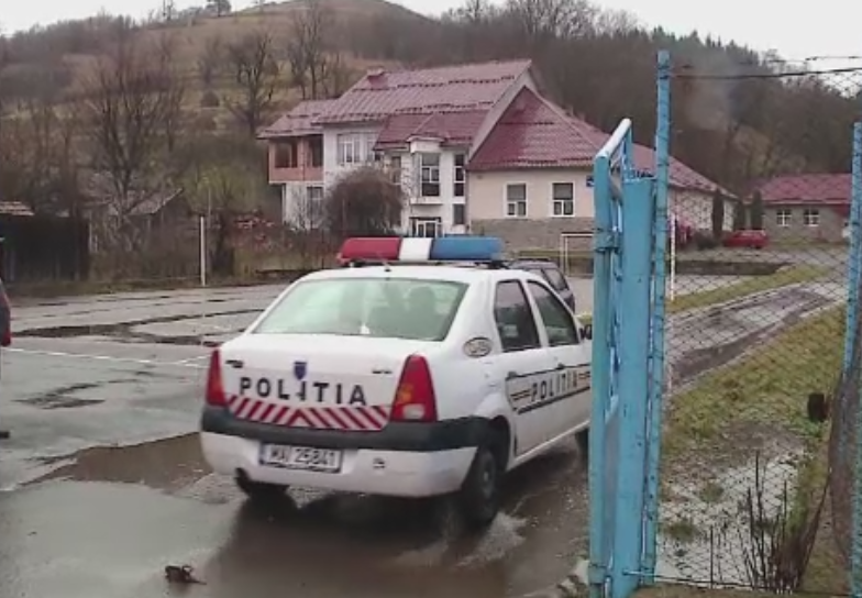 O eleva de clasa a IV-a din Cluj le-a spus parintilor ca a fost violata la scoala. Cum ar fi ademenit-o un angajat