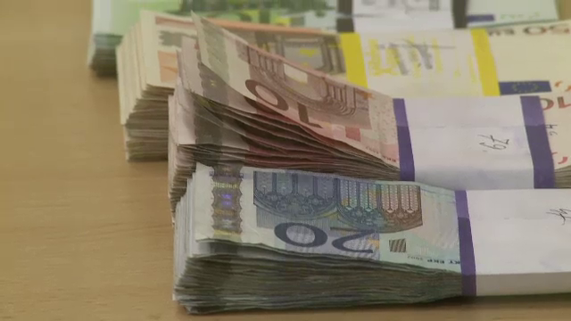 Un bărbat din Iaşi a luat 2 credite cu un buletin fals. Suma uriaşă cu care s-a ales