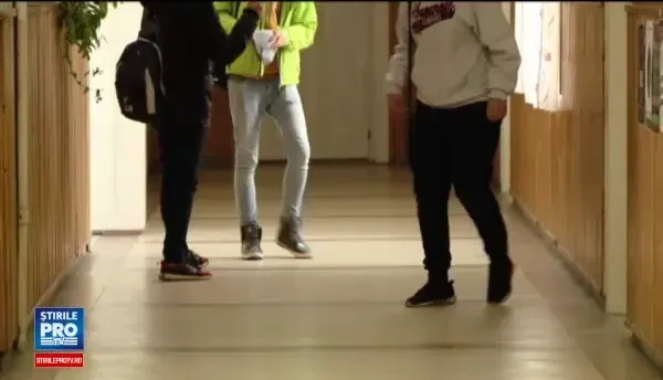 Palinca a facut victime in Saptamana Altfel, in Covasna. Trei elevi au ajuns in coma alcoolica, dupa ce au baut in scoala