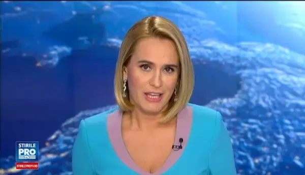 Imagini fabuloase cu un urs urias care se joaca in zapada cu stapana lui. Cine este Stepan