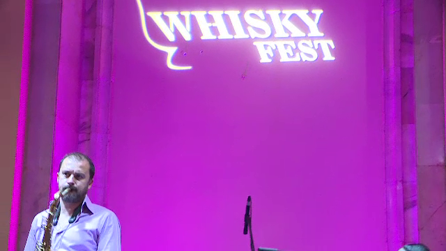 100 de sortimente de whisky la un festival din Capitala, inclusiv cel "afumat". Aromele care i-au cucerit pe participanti