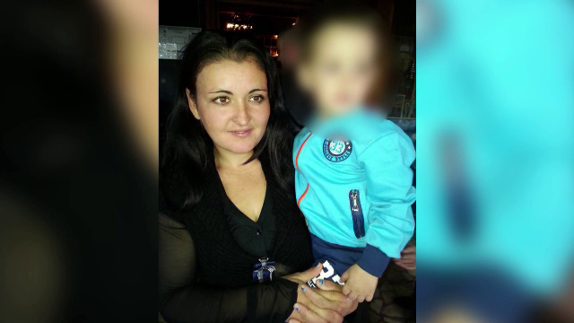 Romanca si gemenii ei gasiti morti in Italia, adusi in Romania. Detaliul descoperit de carabinieri pe camerele video