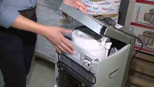 Povestile clientilor pagubiti de firmele de curierat: "A venit bine din SUA, dar s-a stricat intre Ploiesti si Bucuresti"