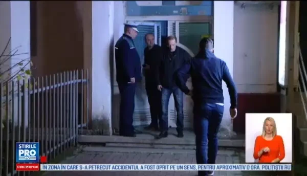 Un baiat de 18 ani din Iasi, gasit mort in apartament de catre tatal sau. Ce s-ar fi intamplat pe scara blocului