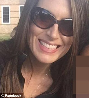 Profesoara la un liceu sportiv, arestata pentru ca intretinea relatii intime cu doi dintre elevi. Sotul lucra in acelasi loc