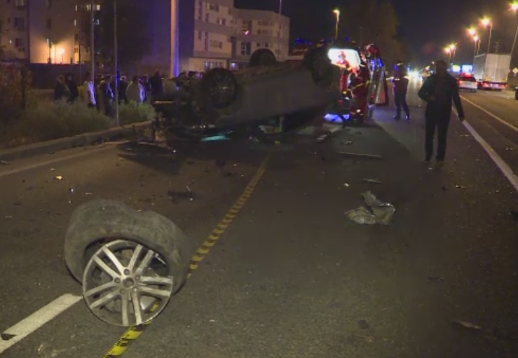 Impact devastator pe soseaua de centura a Capitalei. Doi oameni au ajuns la spital dupa ce o soferita a intors ilegal