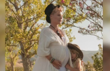 Pink este din nou gravida. Imaginea emotionanta publicata de cantareata, alaturi de fiica ei de 5 ani