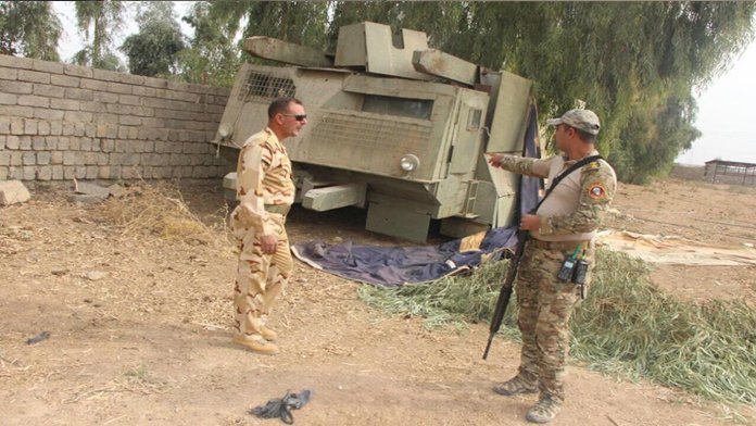 Humvee din lemn folosit de ISIS