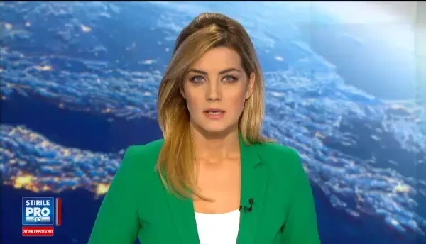 Scene violente surprinse intr-o autogara din Nasaud. Un baiat de 17 ani, snopit in bataie de alti doi adolescenti