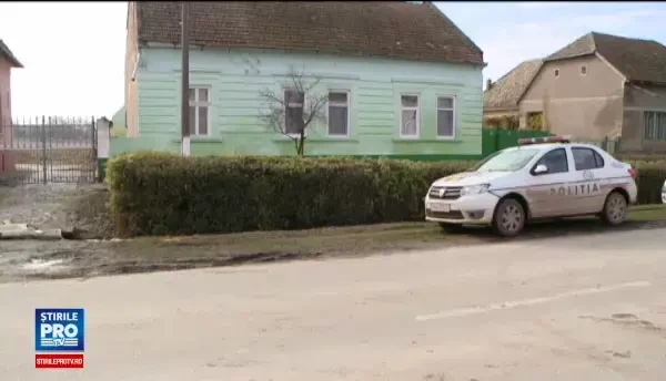 Scene violente surprinse intr-o autogara din Nasaud. Un baiat de 17 ani, snopit in bataie de alti doi adolescenti