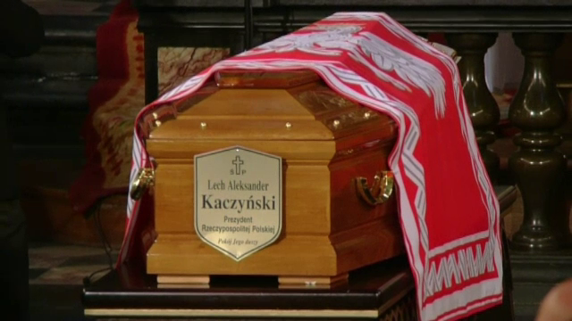 Presedintele Lech Kaczynski, deshumat la 6 ani de la catastrofa de la Smolensk. Polonezii vor sa caute urme de explozibili