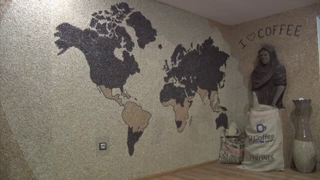 Cel mai mare mozaic din boabe de cafea din lume, realizat in Slovacia. Cate boabe au fost folosite si cat timp a durat