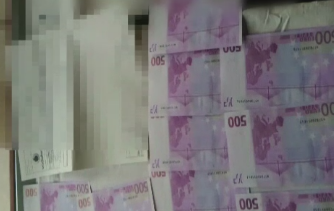 Grupare de frauda informatica si spalare de bani, destructurata de DIICOT. Cum faceau suspectii bani din nimic