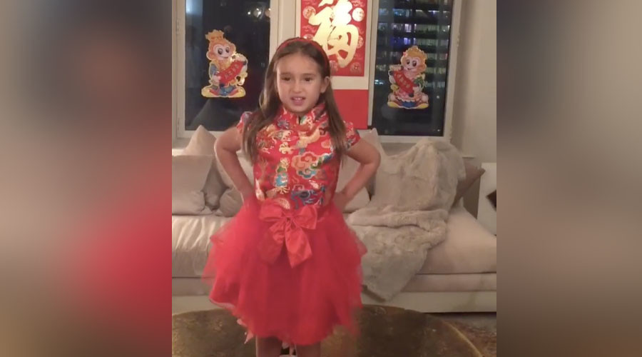 Nepoata lui Donald Trump, in varsta de 5 ani, i-a cucerit pe chinezi cu o poezie recitata in limba mandarina. VIDEO