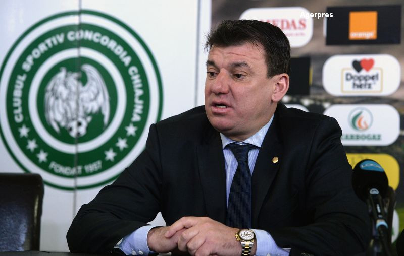 Trupul lui Daniel Prodan, depus la capela cimitirului din Pipera. Fostii colegi de la "nationala" si-au luat ramas bun