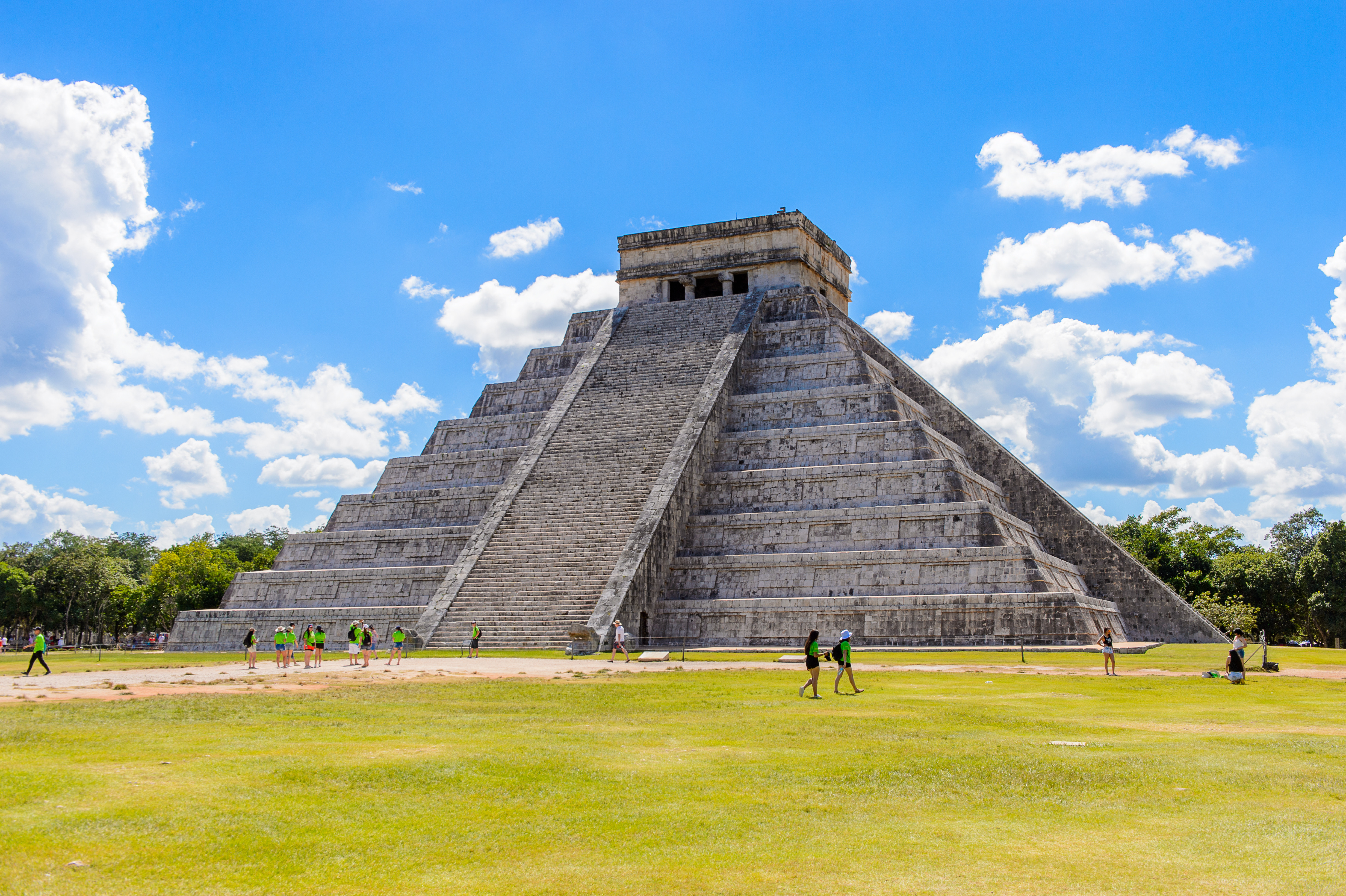 Descoperirea facuta de arheologi in interiorul Piramidei lui Kukulcan, din Mexic. Ce au gasit in interior este o premiera