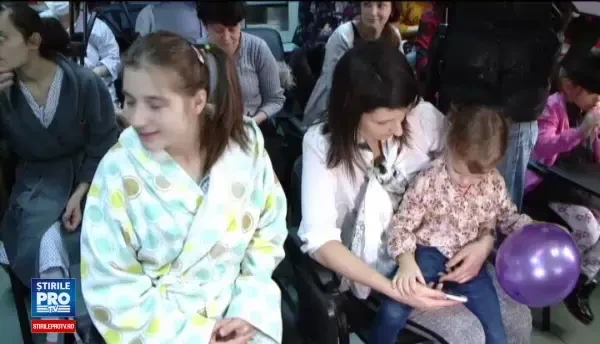 Intalnire emotionanta de Maternitatea din Iasi. Copiii nascuti prematuri au venit sa le multumeasca medicilor salvatorilor