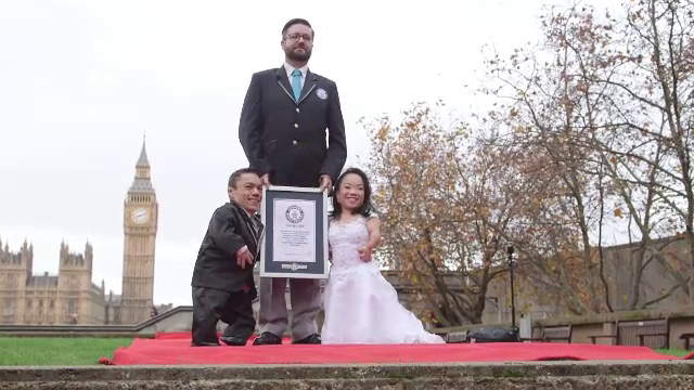 Doi soti din Brazilia au impreuna 1 metru si 77 de centimetri inaltime. Cadoul pe care l-au primit de la Cartea Recordurilor