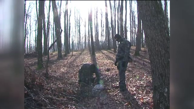 Bărbatul care şi-a legat copilul de un copac şi l-a torturat, internat la Spitalul de Neuropsihiatrie de la Săpoca